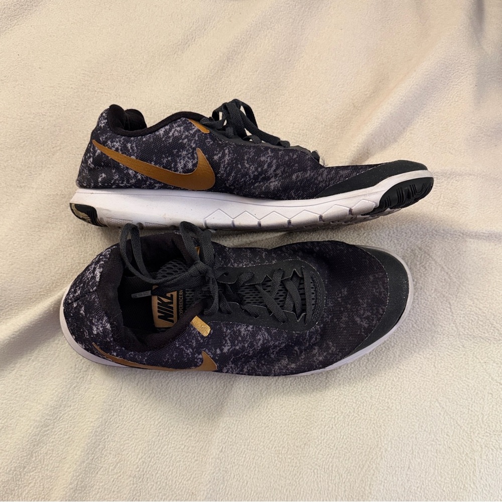 Nike Black and Bronze Running Shoes